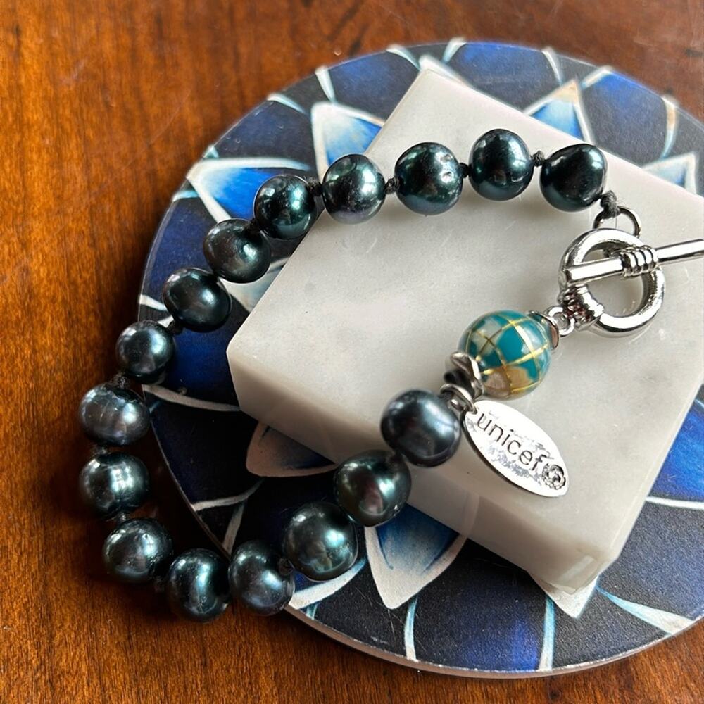 UNICEF Globe Blue Gray Cultured Pearl toggle clasp Bracelet #88